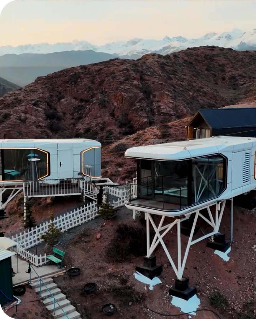 Capsule exterior view 1